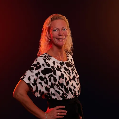 Angelien Van Dooijeweert